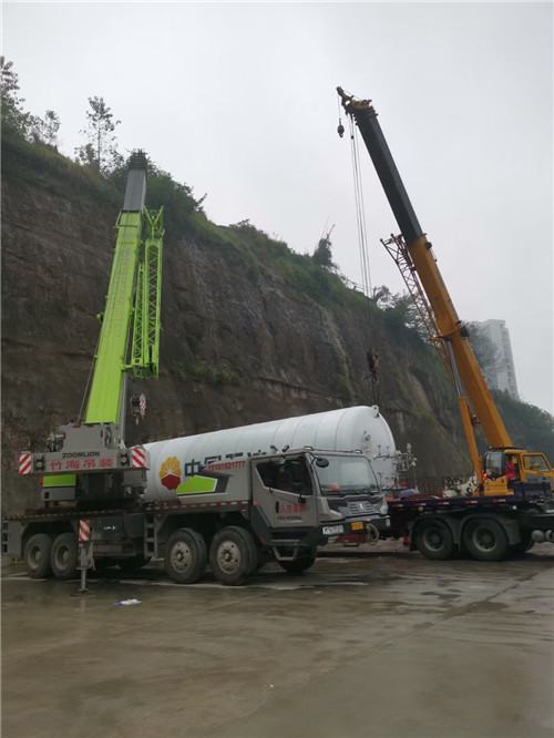 天元区“不怕风雨冻”—— 吊车的 “恶劣环境适应” 技术